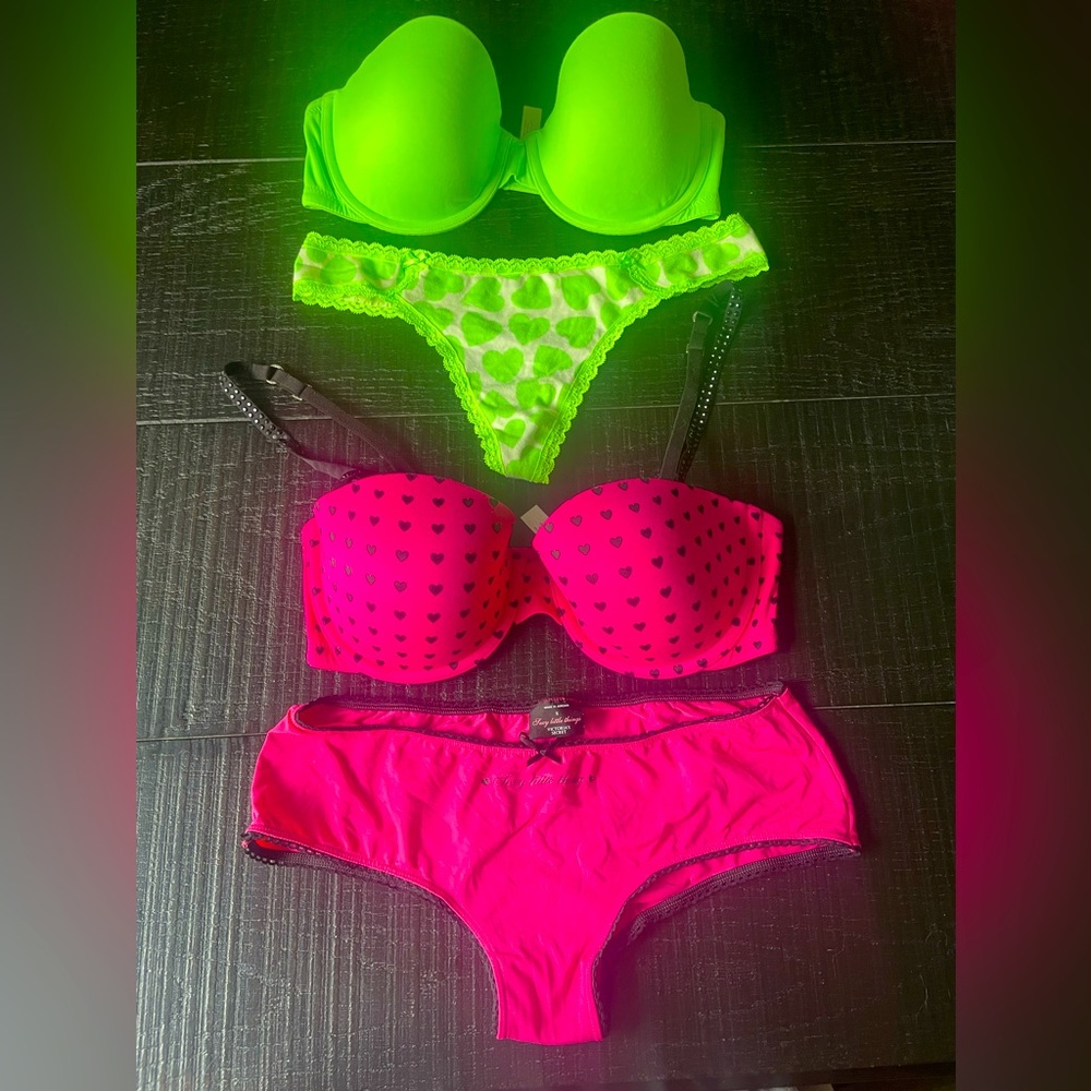 Lot of 2 strapless Victoria secret bras 34C